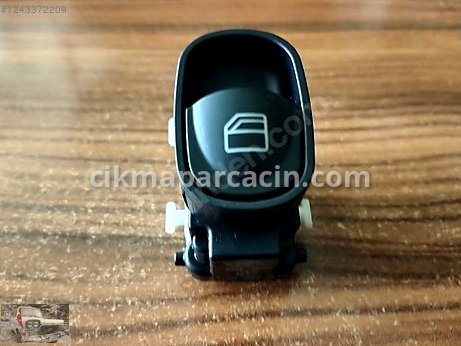 Mercedes-Benz CLA Cam Düğmesi çıkma parça