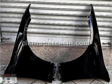 Mercedes-Benz CLS Çamurluk (Ön) çıkma parça