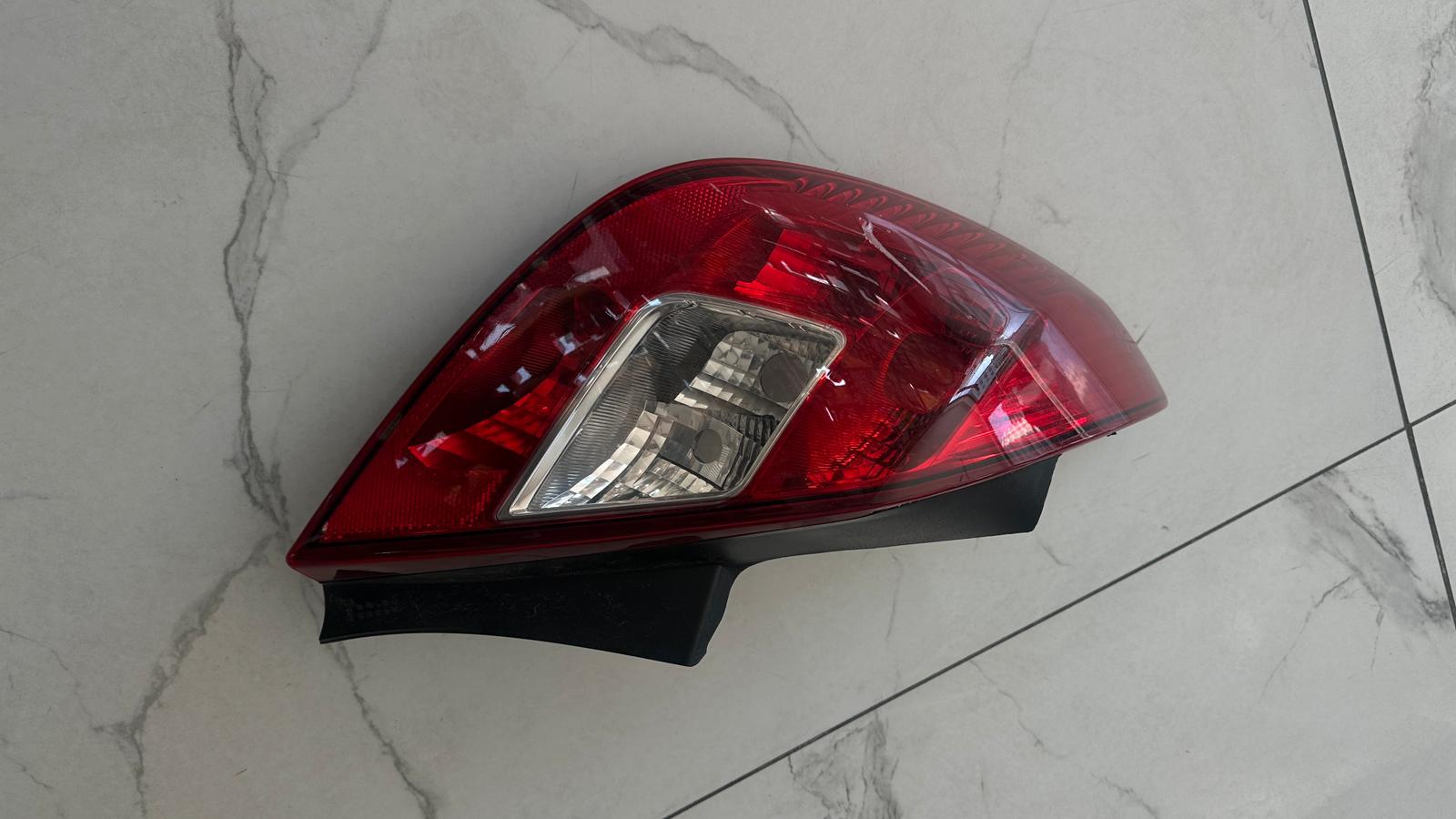 Opel Corsa Sol Arka Stop 13269050 çıkma parça
