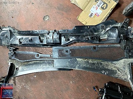 Opel Corsa Ön Cam Izgarası çıkma parça