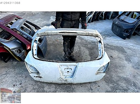 Opel Astra Bagaj Arması çıkma parça
