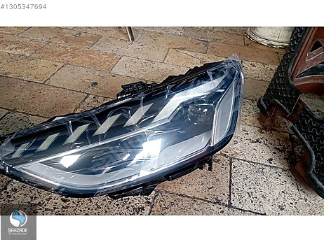 Audi A4 Sol Ön Far çıkma parça
