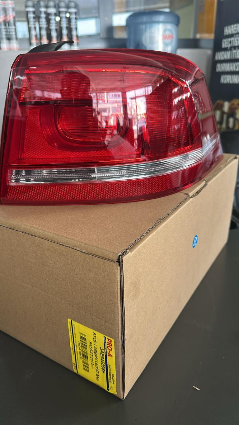 Volkswagen Passat Sağ Arka Stop çıkma parça