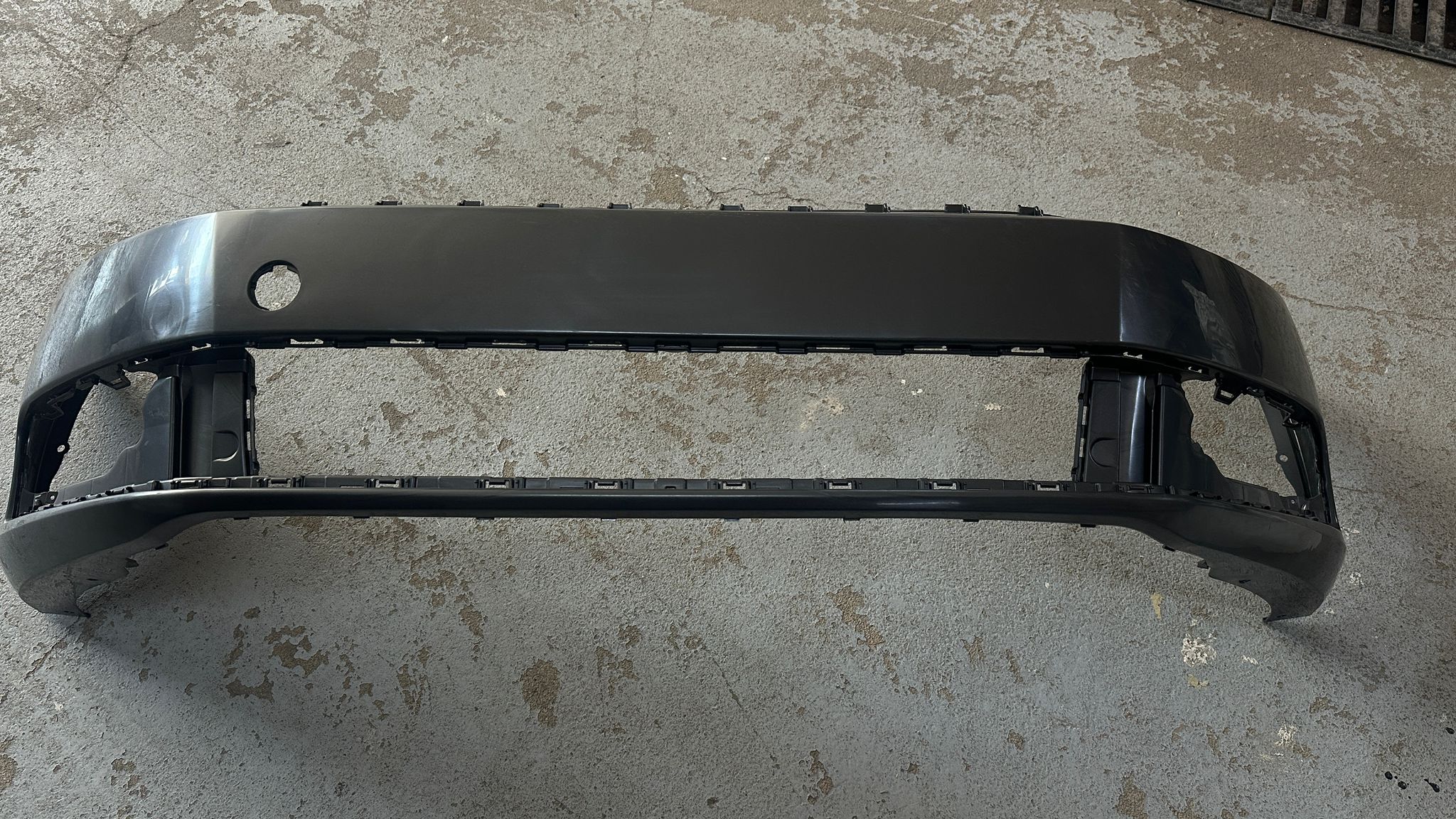 Volkswagen Passat Ön Tampon 3AA807221 çıkma parça