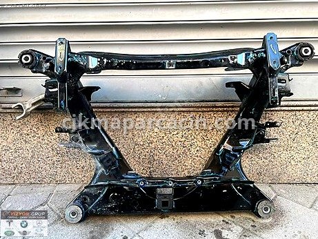Tesla Model Y Travers çıkma parça