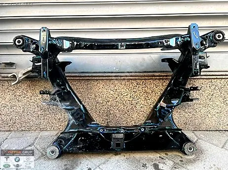 Tesla Model Y Travers çıkma parça - VİZYON GRUP ORJİNAL ÇIKMA YEDEK PARÇA İstanbul