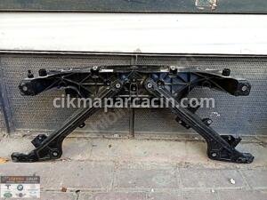 TESLA MODEL Y ÖN PANEL 1643521-00-C ORJ ÇIKMA