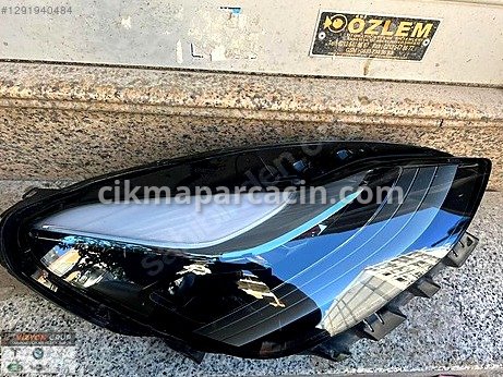 Tesla Model Y Sağ Ön Far çıkma parça