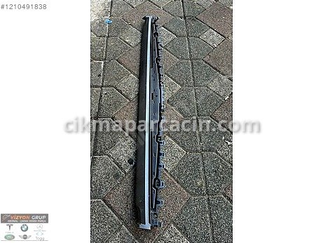 Tesla Model Y Torpido çıkma parça