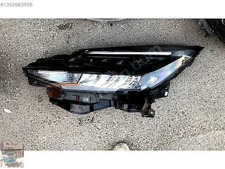 Toyota C-HR Sol Ön Far çıkma parça - ANKA OTO YEDEK PARÇA İZMİR