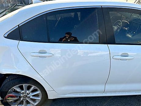 Toyota Corolla Kapı (Arka Sağ) çıkma parça
