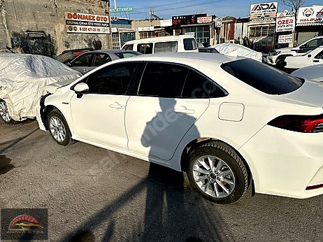Toyota Corolla Çamurluk (Arka) çıkma parça