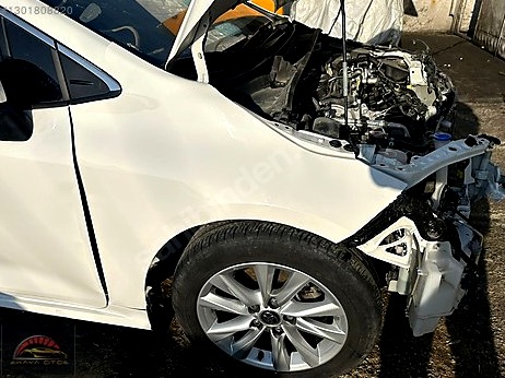 Toyota Corolla Çamurluk (Ön) çıkma parça