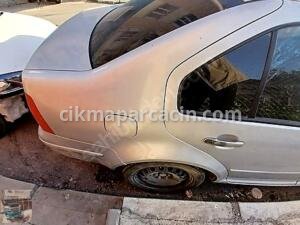 VW BORA SĞ ARKA ÇAMURLUK SÖKME HATASIZ ORJİNAL ÇIKMA