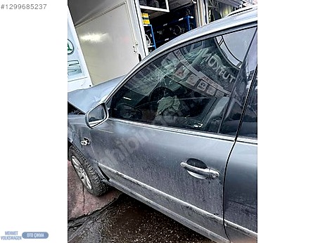 Volkswagen Passat Kapı (Ön Sol) çıkma parça