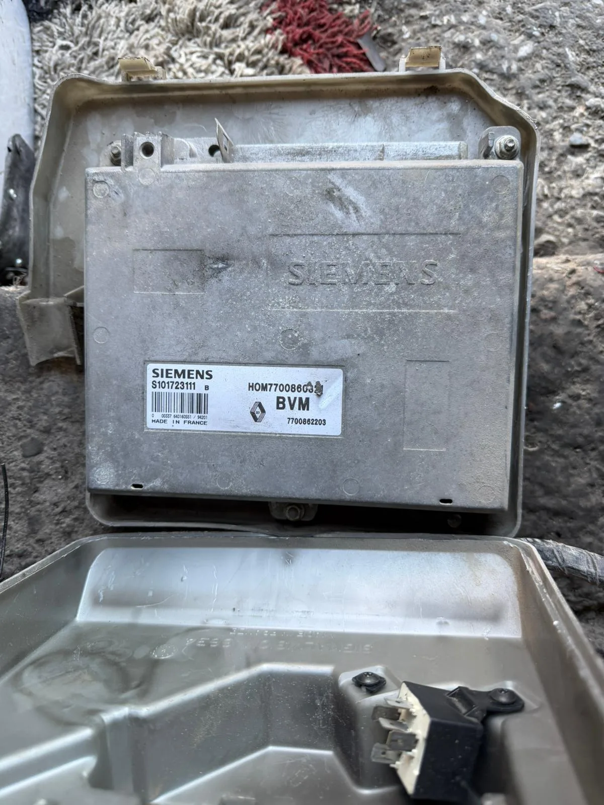 Renault Clio Motor Beyni çıkma parça - AKMAN OTO ÇIKMA Sakarya