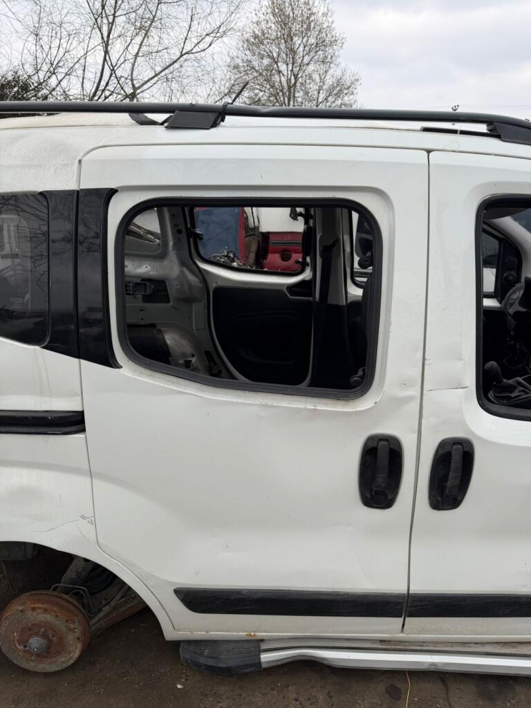 Fiat Fiorino Sağ Sürgülü Kapı çıkma parça