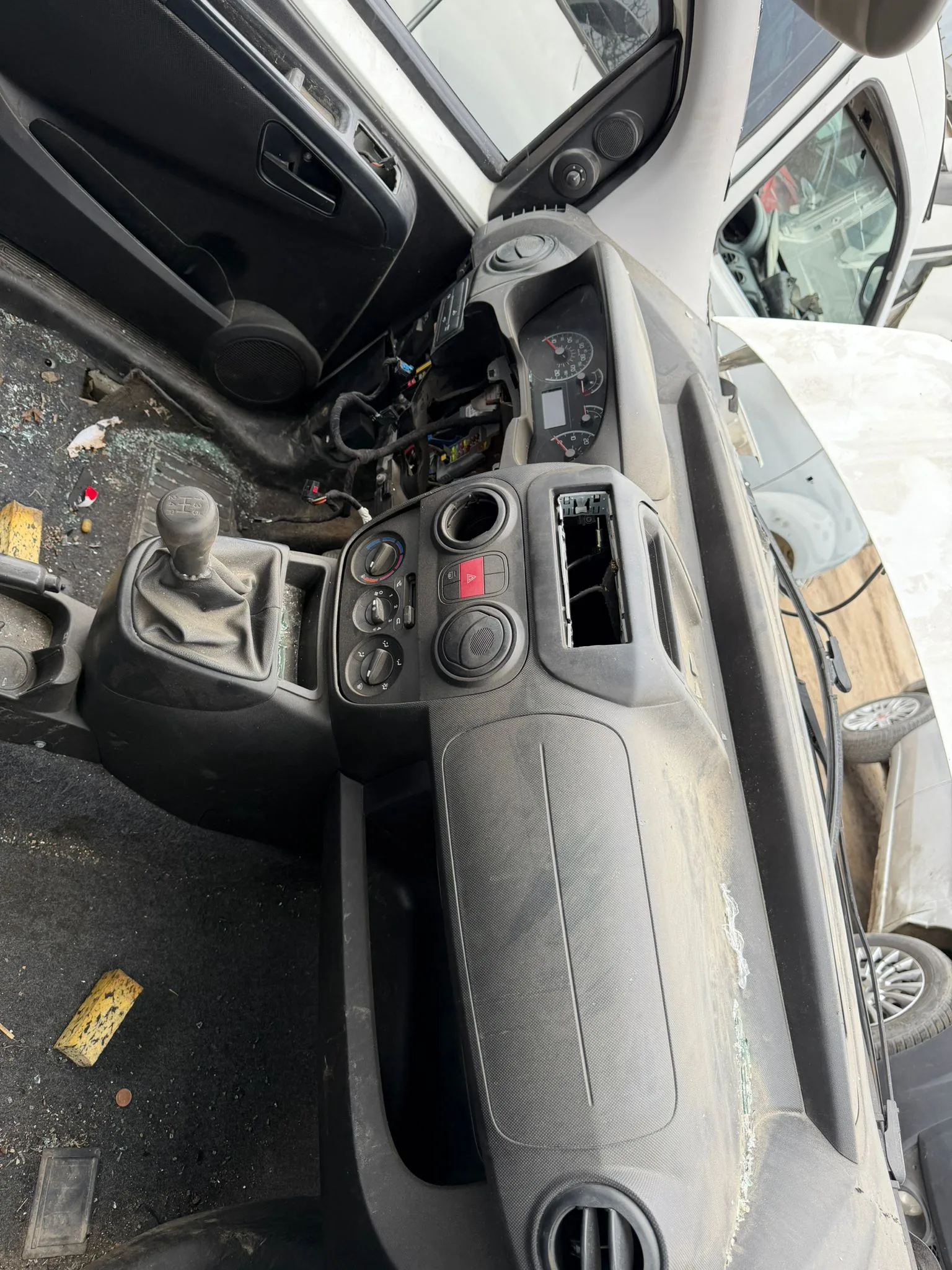 Fiat Fiorino Torpido çıkma parça - AKMAN OTO ÇIKMA Sakarya