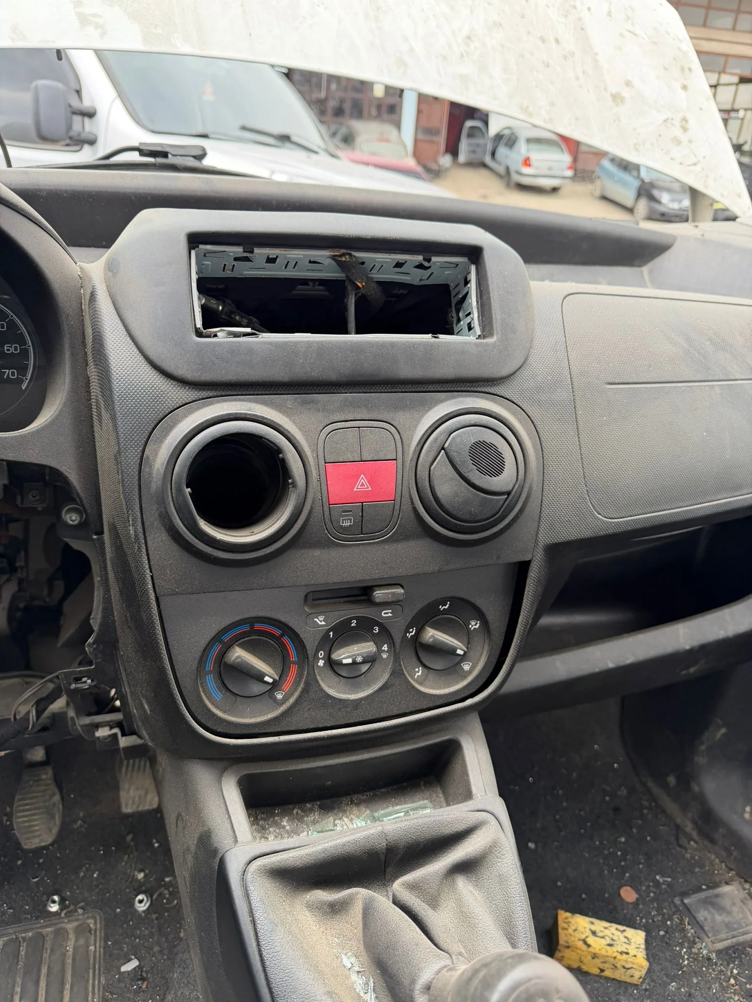 Fiat Fiorino Orta Konsol çıkma parça - AKMAN OTO ÇIKMA SAKARYA