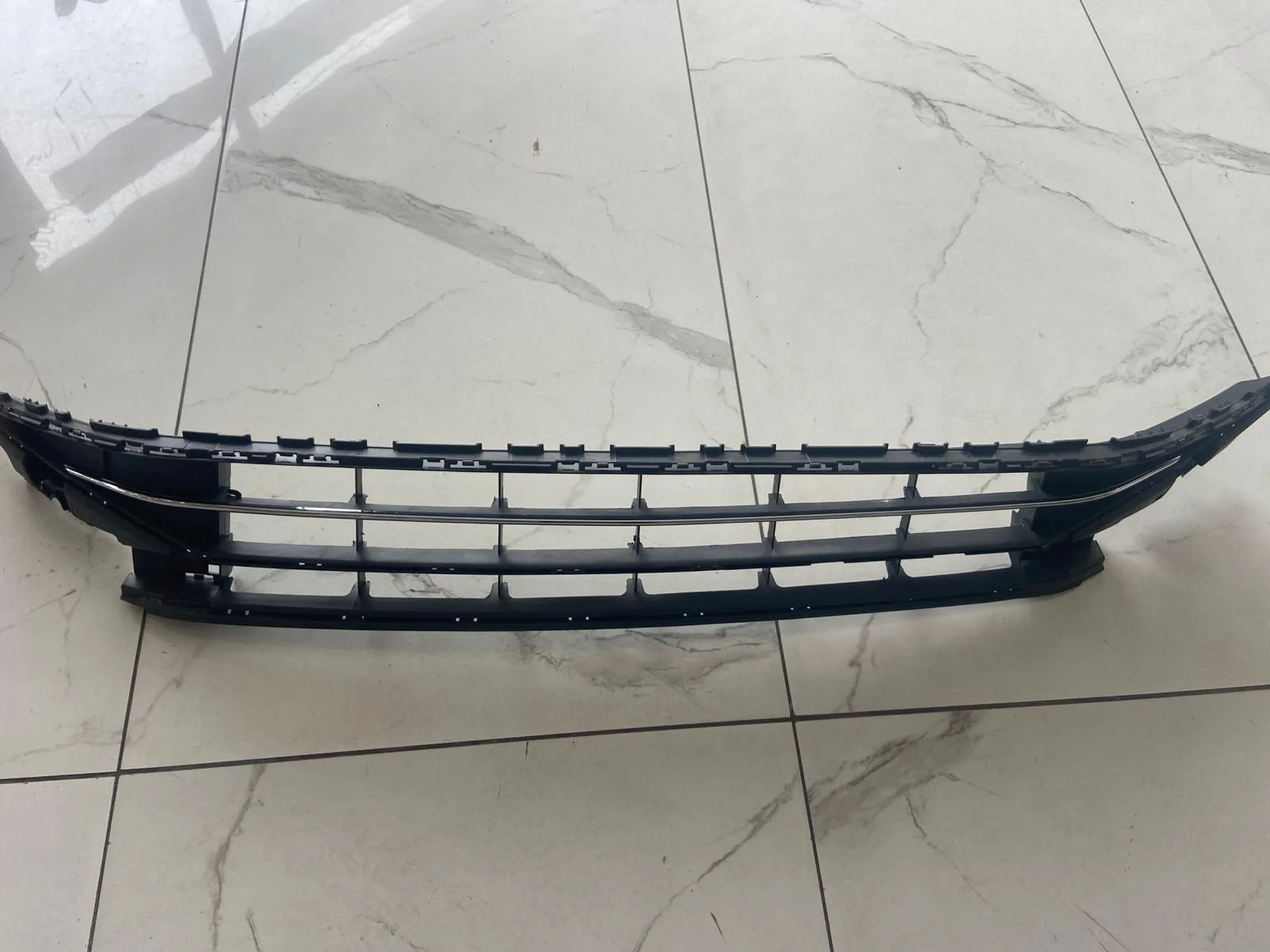 2001 Volkswagen Passat Ön Panjur / Izgara Çıkma Parça Sakarya
