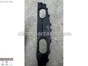 X5 F15 HAVA GİRİŞİ RADYATÖRÜ ÜST KAPAĞI 51647326554 7326554