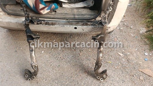 Audi A4 Travers çıkma parça