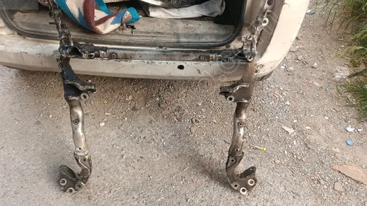 Audi A4 Travers çıkma parça - ANKA OTO YEDEK PARÇA İZMİR