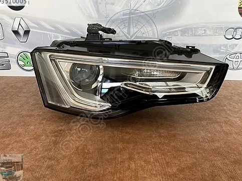 Audi A5 Sağ Ön Far çıkma parça