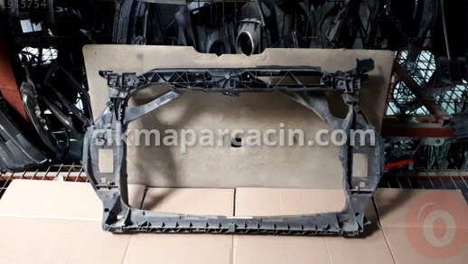 Audi Q3 Ön Panel çıkma parça