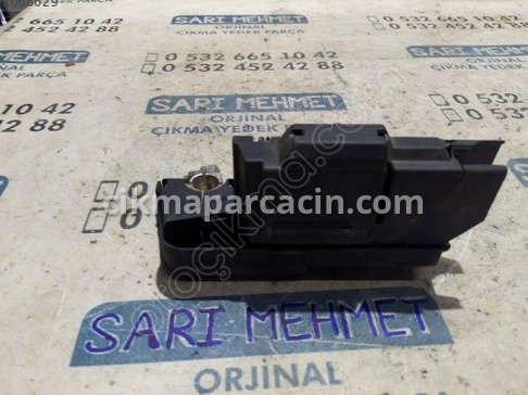 Audi A4 Far (Sol) çıkma parça