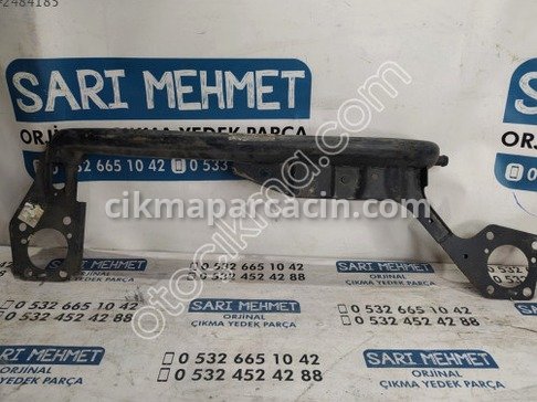 Audi A4 Travers çıkma parça