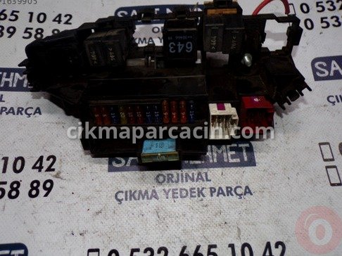 Audi A4 Sigorta Kutusu çıkma parça