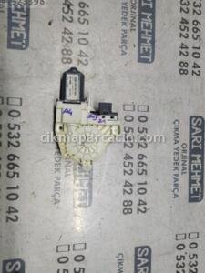 ÇIKMA AUDİ A4 SAĞ ÖN CAM MOTORU 8K0959802 – Konya Çıkma Parça