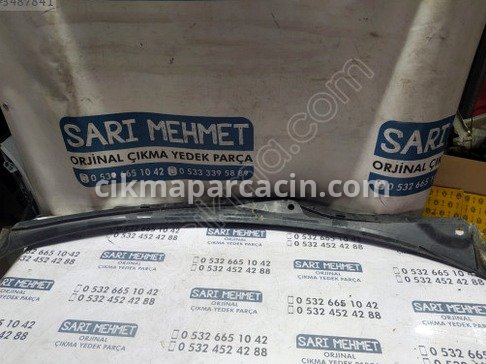 Audi A6 Ön Cam Izgarası çıkma parça