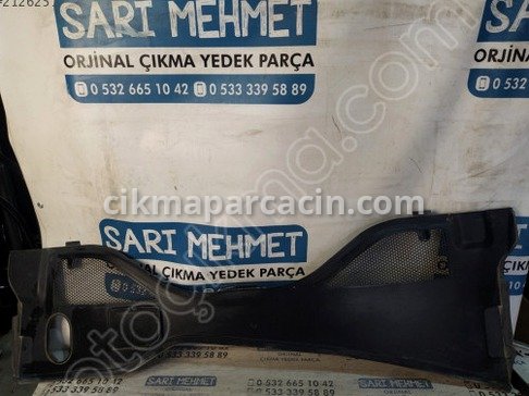 Audi A7 Ön Cam Izgarası çıkma parça