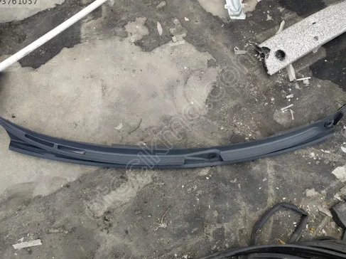 BMW 3 Serisi Ön Cam Izgarası çıkma parça - SARI MEHMET OTO YEDEK PARÇA Konya