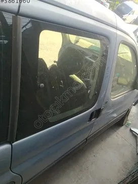 Citroen Berlingo Sağ Sürgülü Kapı çıkma parça - SARI MEHMET OTO YEDEK PARÇA Konya