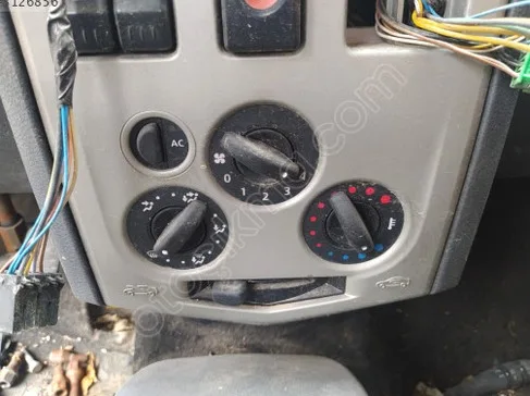 Dacia Logan Klima Kontrol Paneli çıkma parça - SARI MEHMET OTO YEDEK PARÇA Konya