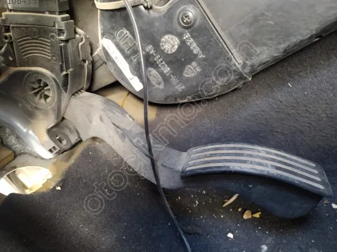 Ford Tourneo Connect Pedal çıkma parça - SARI MEHMET OTO YEDEK PARÇA Konya