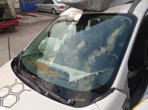Ford Tourneo Courier Ön Cam çıkma parça - SARI MEHMET OTO YEDEK PARÇA Konya