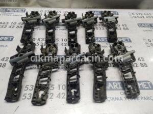 ÇIKMA FORD COURİER SAĞ ÖN DIŞ KAPI KOLU BRAKETİ – Konya Çıkma Parça | OEM ET76-A224A36
