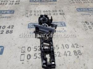 ÇIKMA FORD COURİER SAĞ SÜRGÜLÜ DIŞ KAPI KOLU BRAKETİ – Konya Çıkma Parça