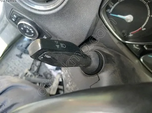 Ford Tourneo Courier Silecek Kolu çıkma parça - SARI MEHMET OTO YEDEK PARÇA Konya
