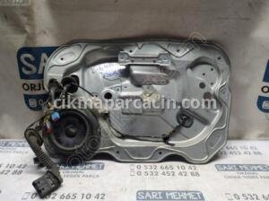 ÇIKMA FORD FOCUS 2 SAĞ ÖN CAM KRİKOSU K-648 – Konya Çıkma Parça