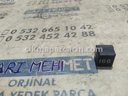 Audi A4 Kontak Rölesi çıkma parça