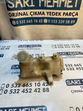 Mazda 626 Silecek Suyu Deposu çıkma parça - SARI MEHMET OTO YEDEK PARÇA Konya