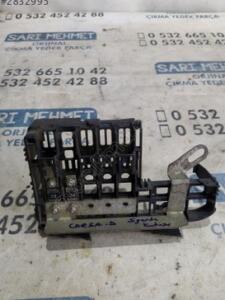 ÇIKMA OPEL CORSA D SİGORTA KUTUSU 1718433-1 – Konya Çıkma Parça OEM 1718433