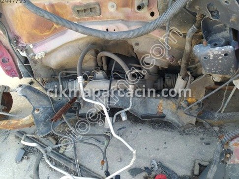 Peugeot 206 Travers çıkma parça