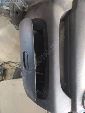 Renault Clio Torpido Kapağı çıkma parça - SARI MEHMET OTO YEDEK PARÇA Konya