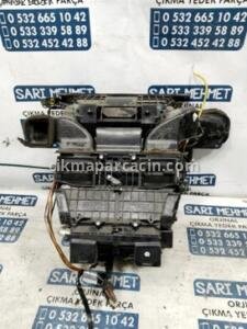 ÇIKMA RENAULT FLUENCE KALORİFER KAZANI KUTUSU 2712000D22 – Konya Çıkma Parça
